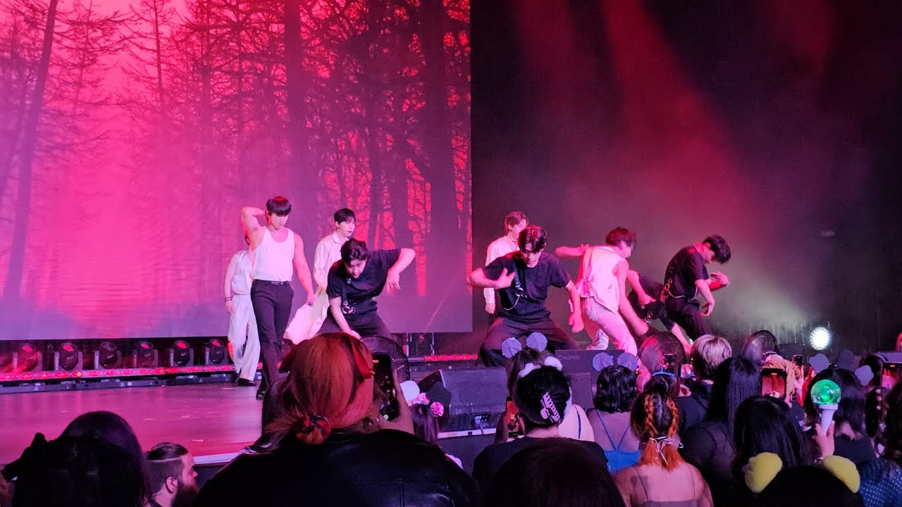 ONEUS: LA DOLCE VITA in Houston - Simulation  + Full Moon