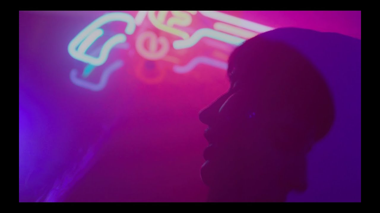 Yumi And The Weather - Hustle