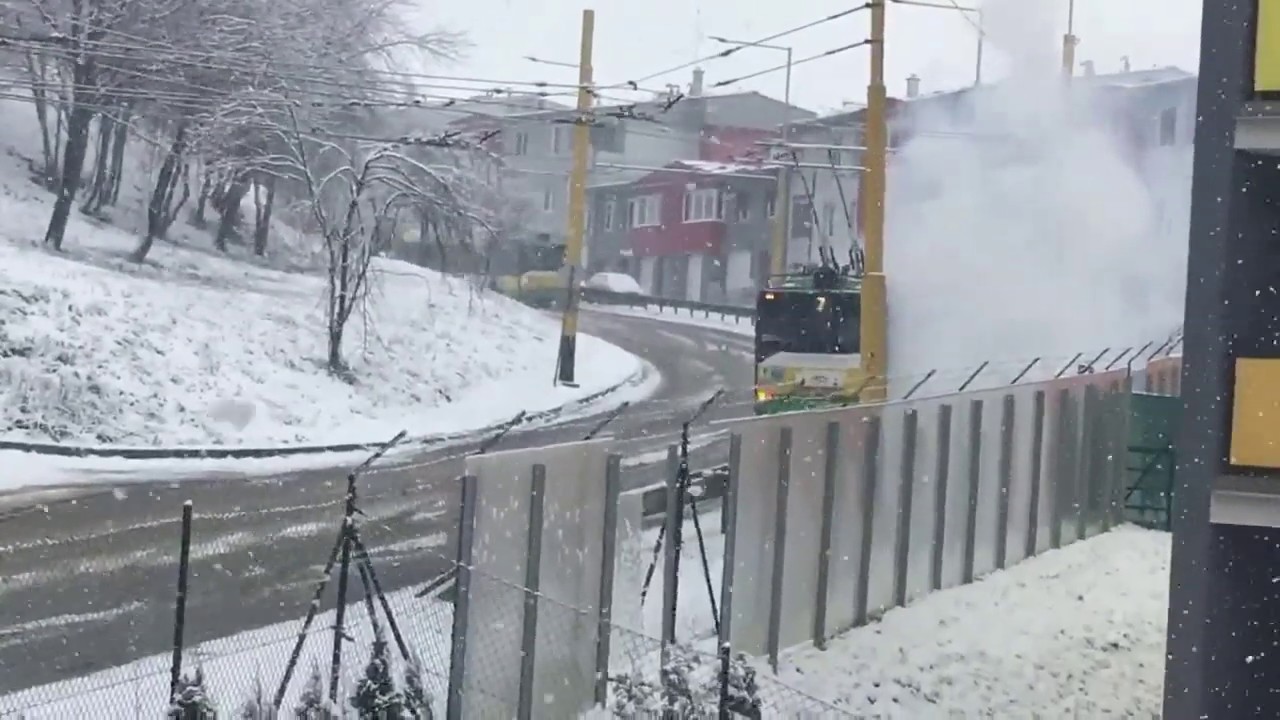 Komplikácie pri výjazde trolejbusov na sídlisko Hájik 21.2.2020