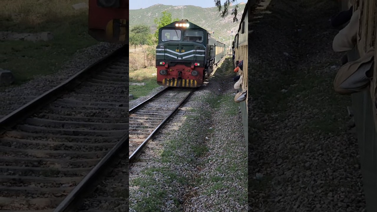 267up Haveliyan passenger wating for 40dn Jaffar Express Sanghani railway station#shortfeed#train...