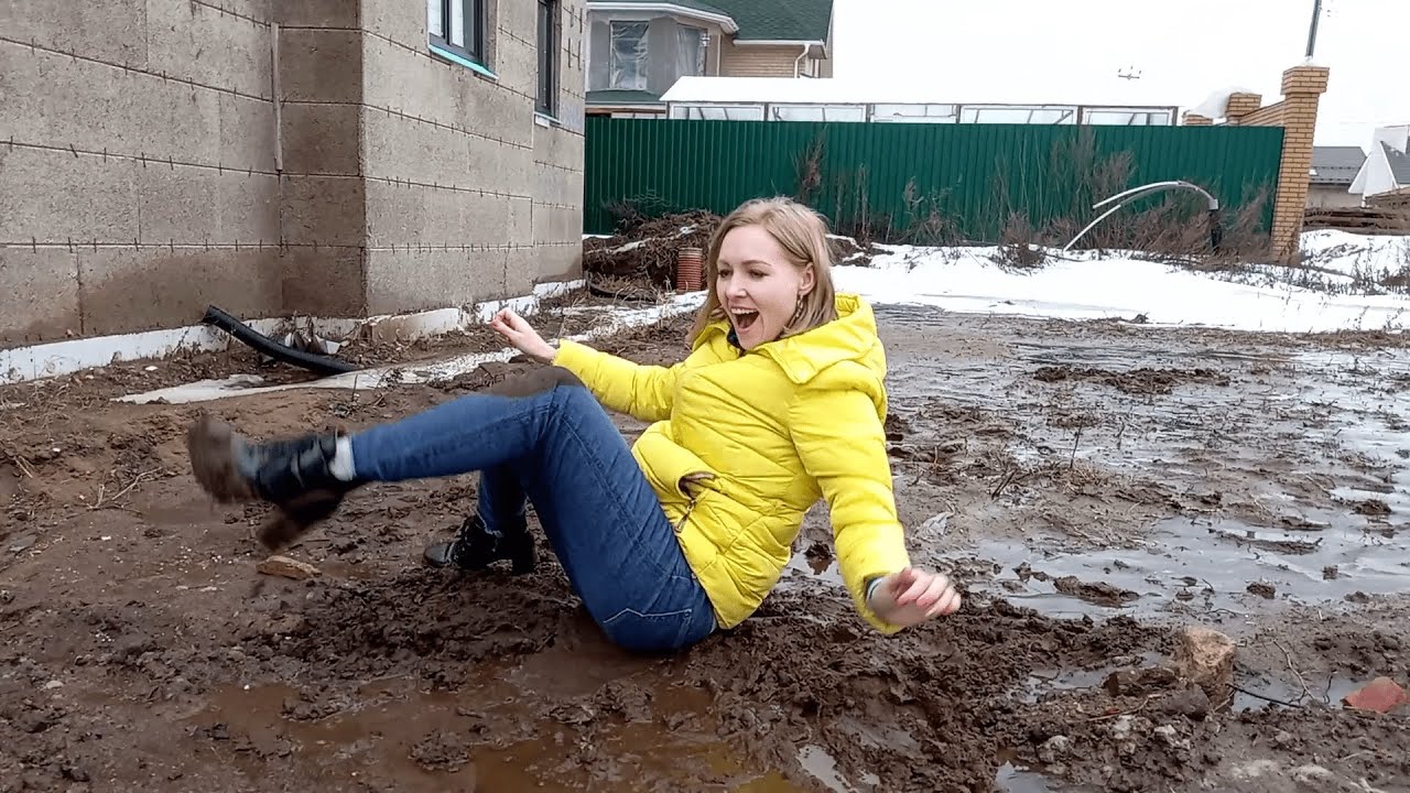 Playful BLONDE gets her JEANS and PATENT LEATHER ankle BOOTS DIRTY ! asmr