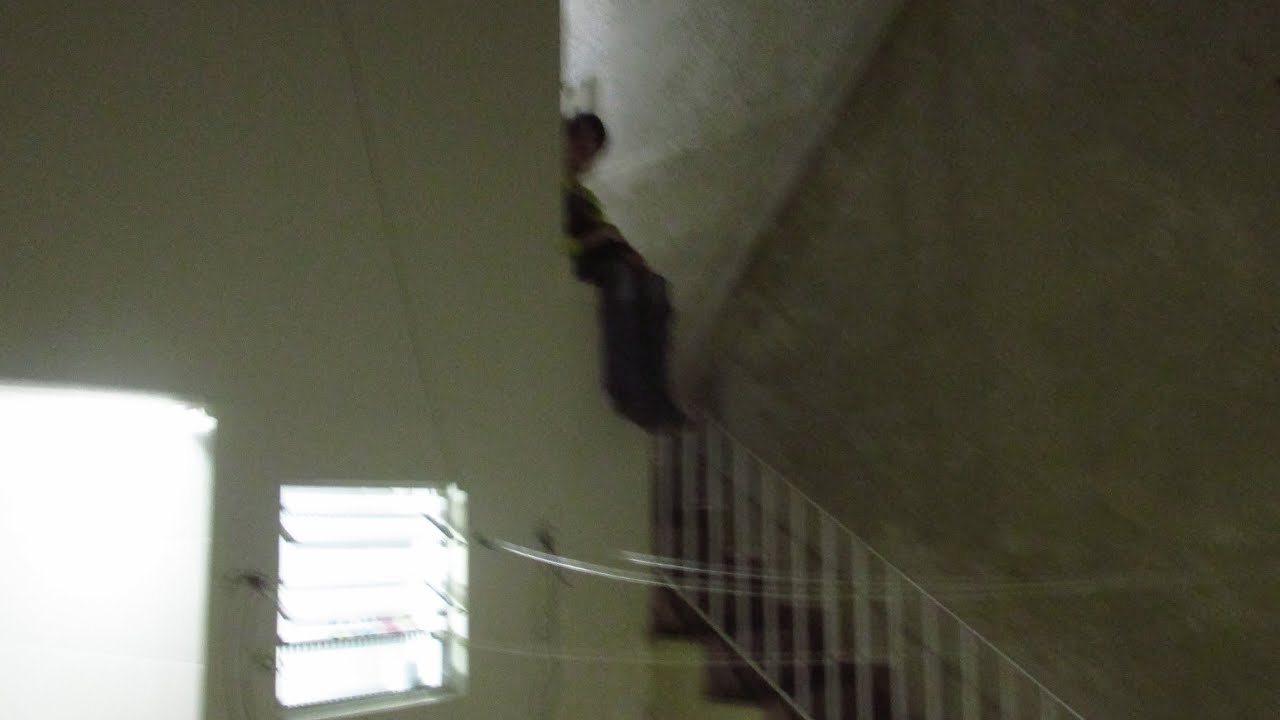 se quiser me ver, pula o muro da minha casa