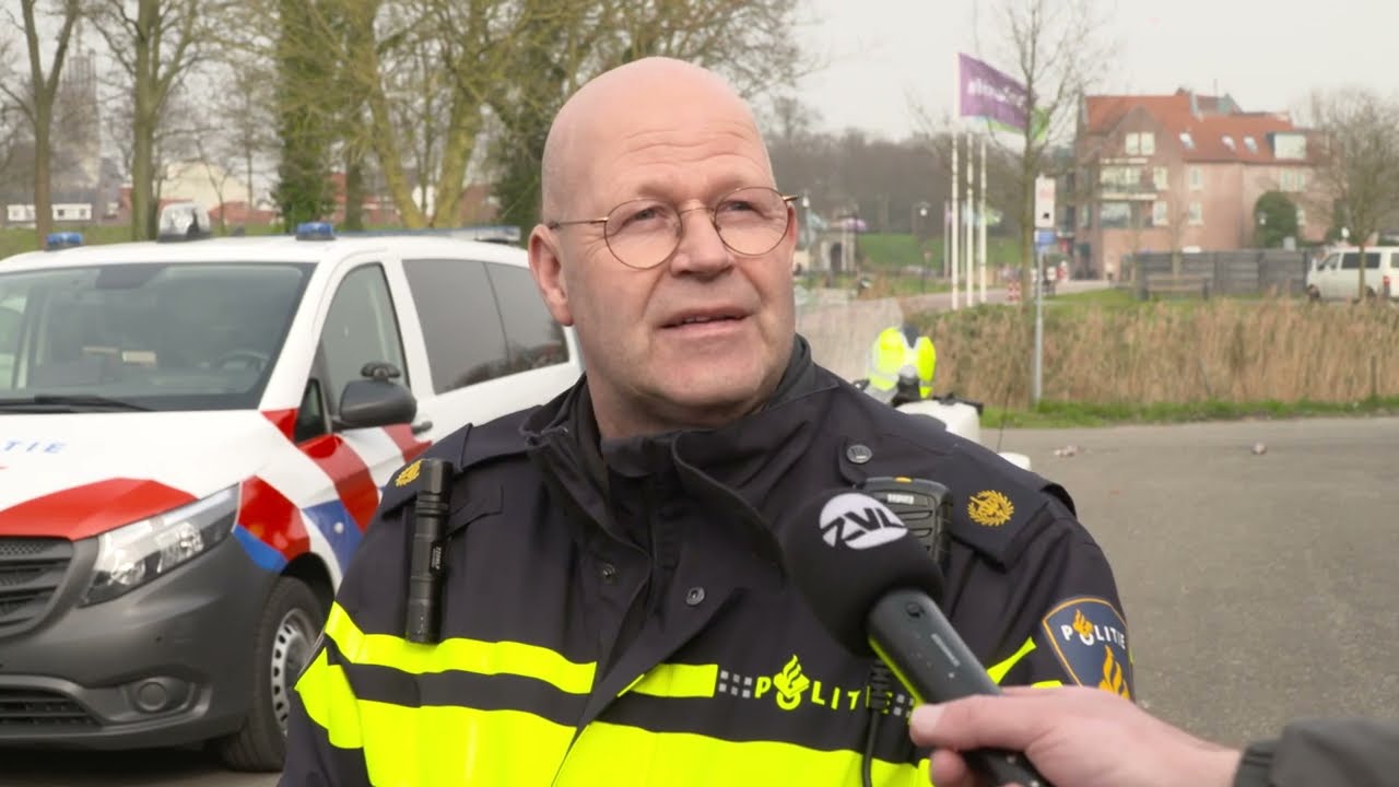 Controle met de rollerbank tijdens week van de wijkagent in Hulst - Omroep ZVL