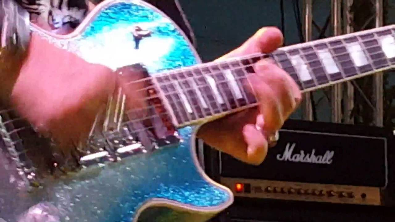 Ace Frehley smoking guitar - 8.28.16 - Detroit MI