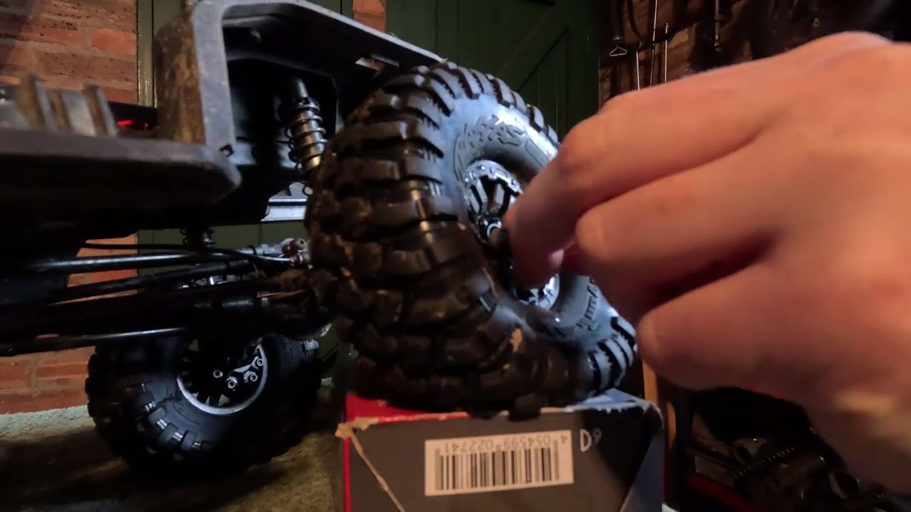 ￼ Servicing my Traxxas ￼TRX4 Land Rover 1/10 scale 