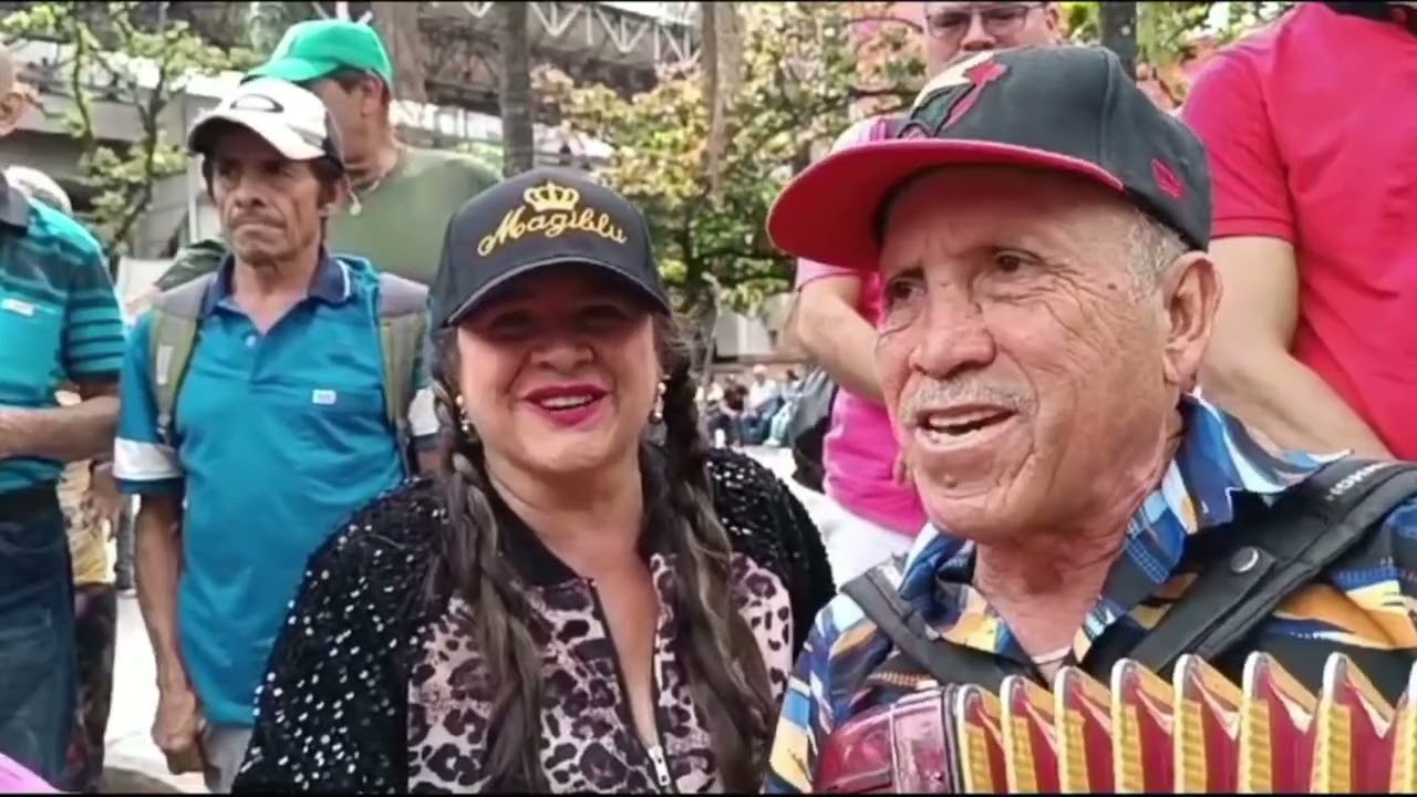 INCREIBLE LO QUE PASO HOY EN EL PARQUE BERRIO FUE ESPECTACULAR