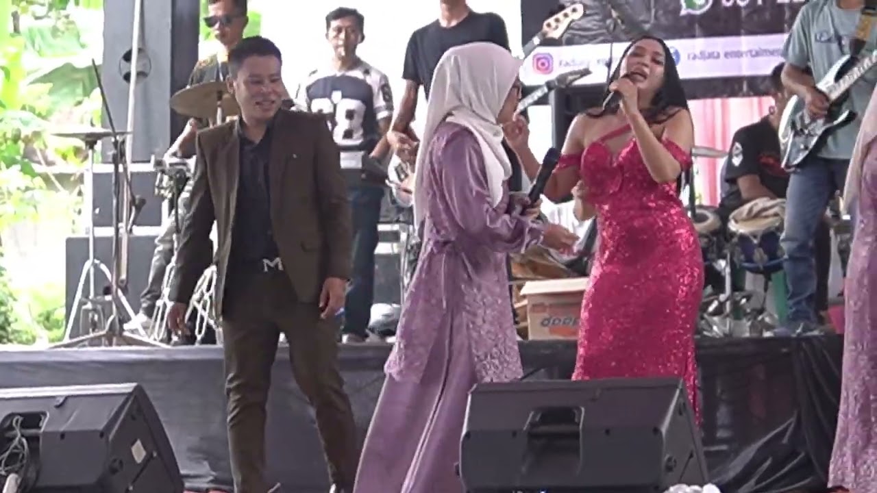 HIBURAN RISMA & NOVAL