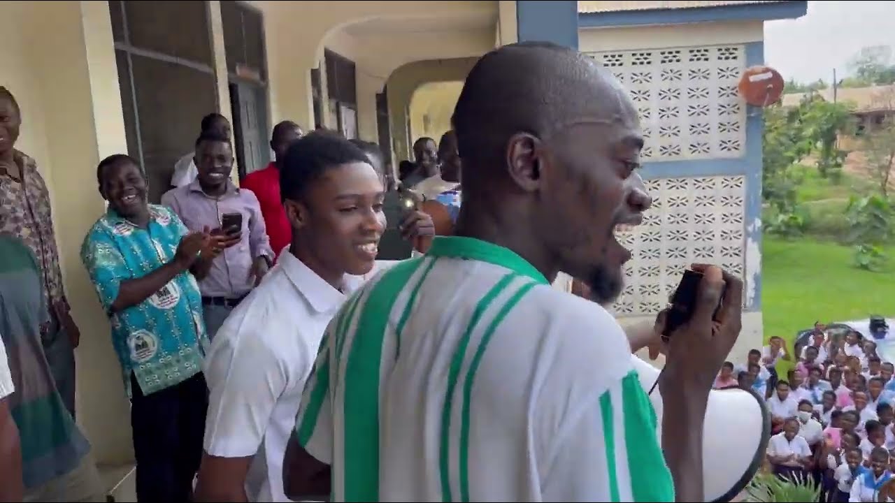 The Promises Kwadwo Nkansah Lilwin said to the Entertainment Prefect of Ejisuman snr High school 😊