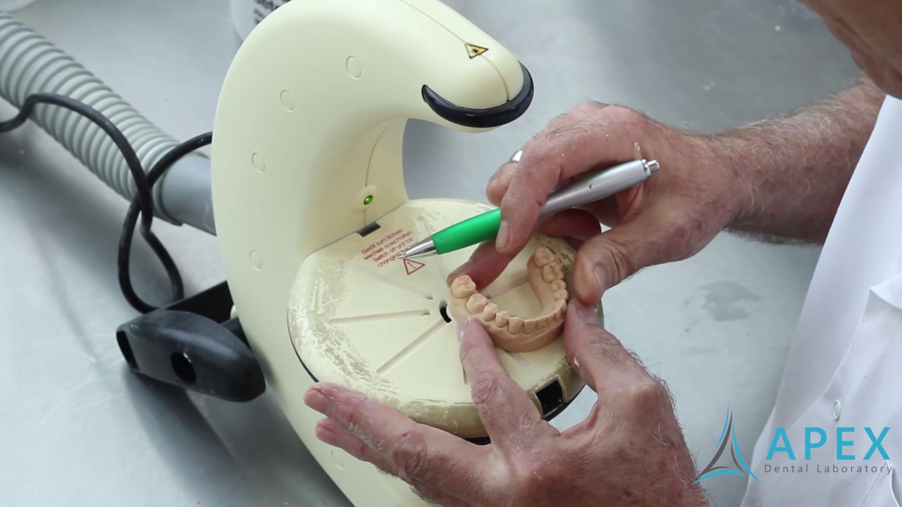 Model with Removable Die for Crown