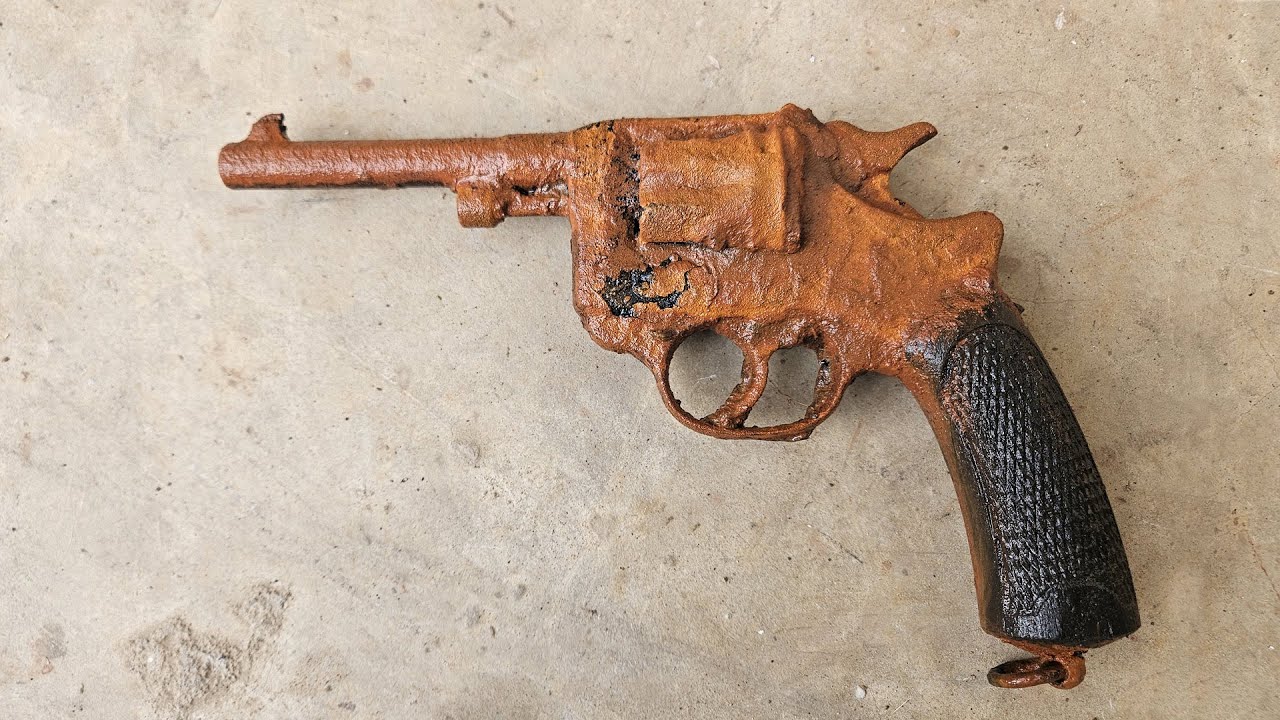 Полная реставрация французского военного револьвера образца 1892 года.