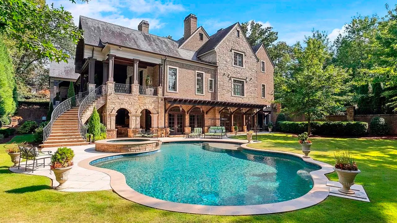 A luxury home in Georgia worth $ 9,499,000. Mansion tour.