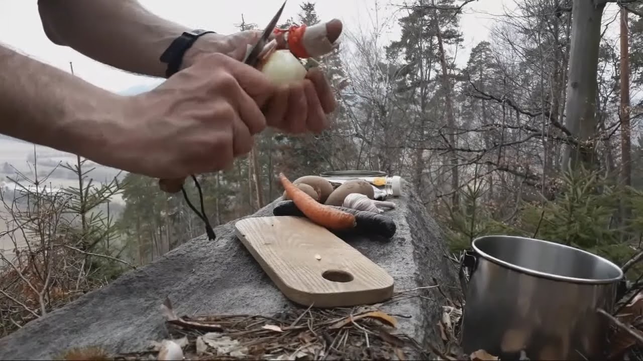 Vaření v přírodě : gulášovka , vyhlídka , lescraft atd ...
