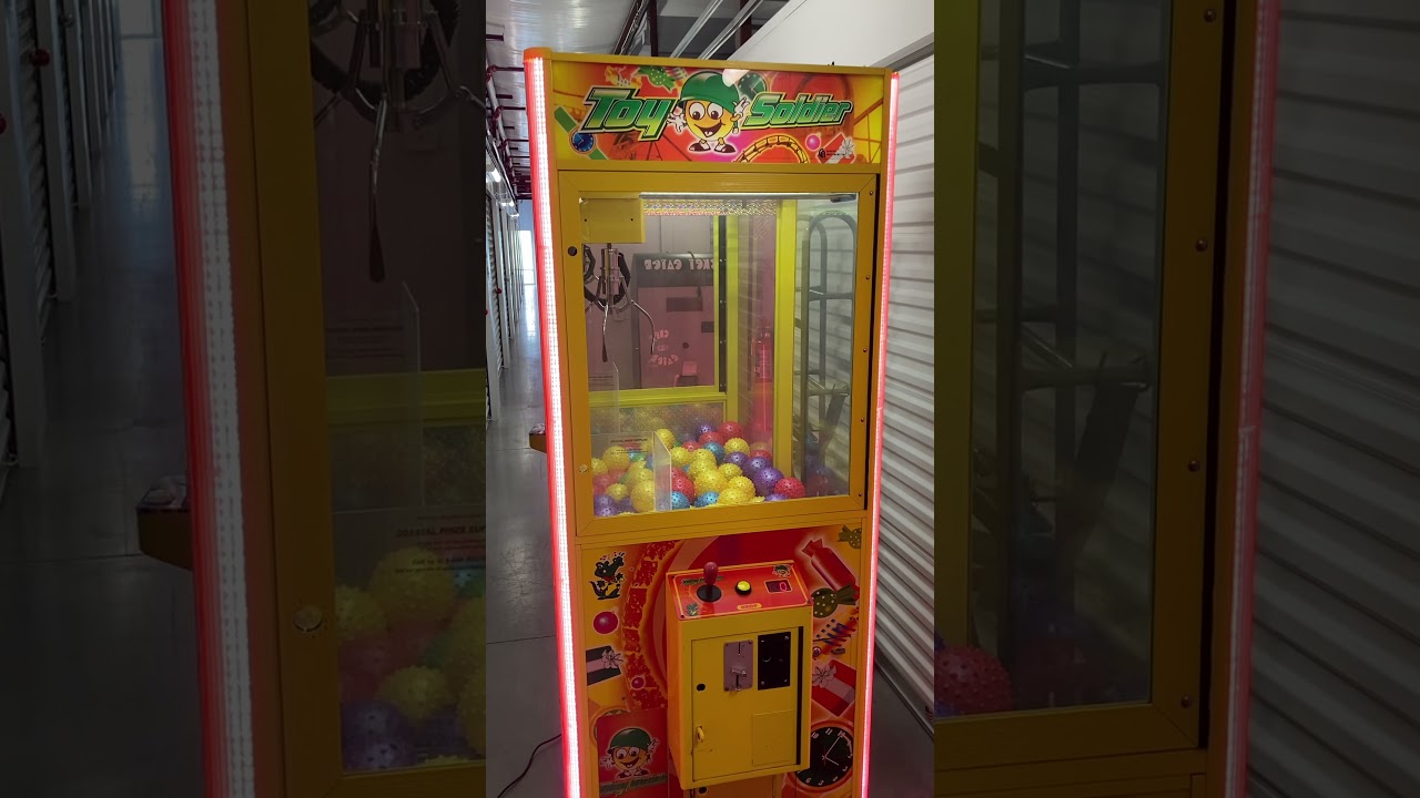 31” Toy Soldier Crane Claw Machine Arcade Game!