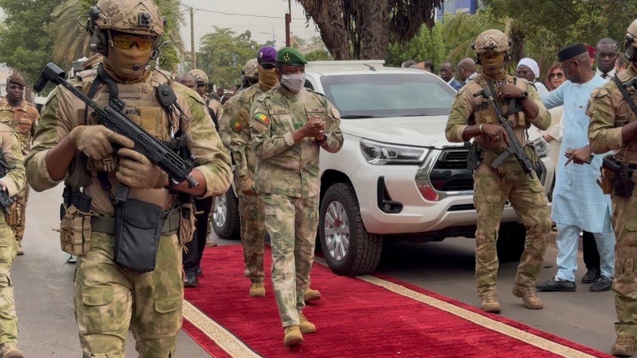 L'arrivée du Président de la Transition au monument des Martyrs de Bamako, mercredi 26 mars 2025