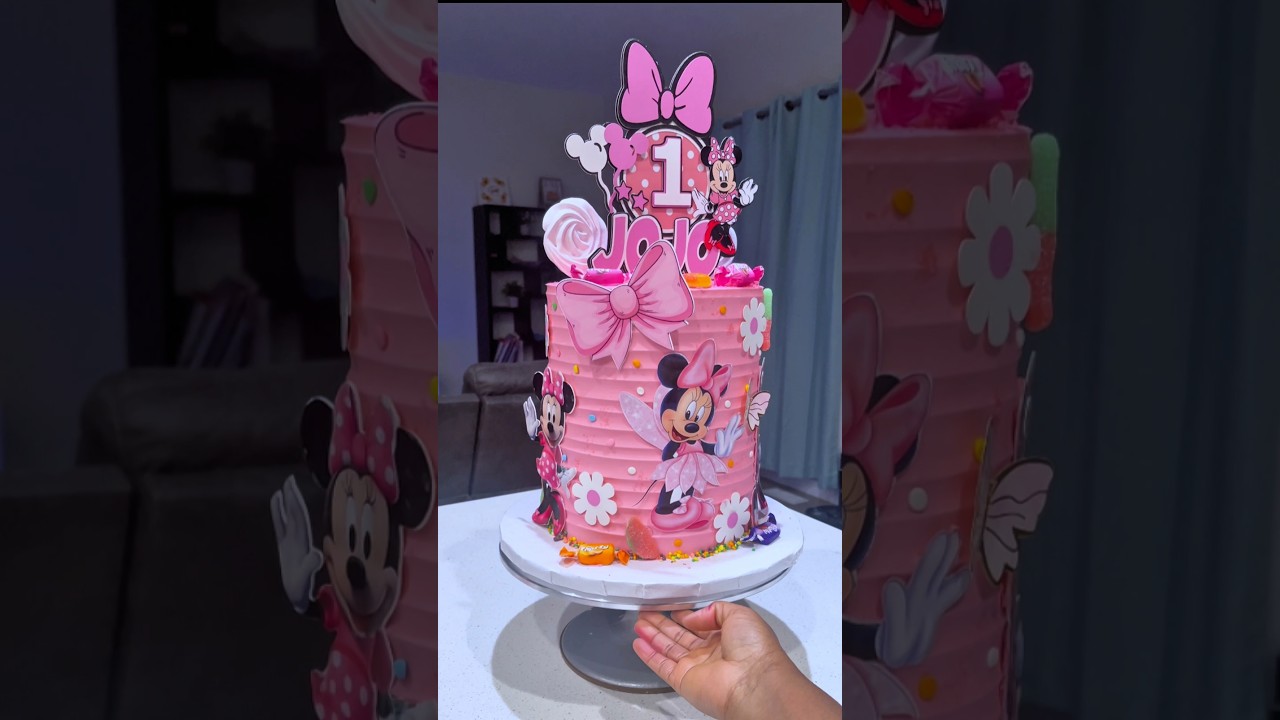 Pink Minnie Mouse Cake for Baby Girl&rsquo;s First Birthday #1stbirthdaycake #minniemouse #kidscake