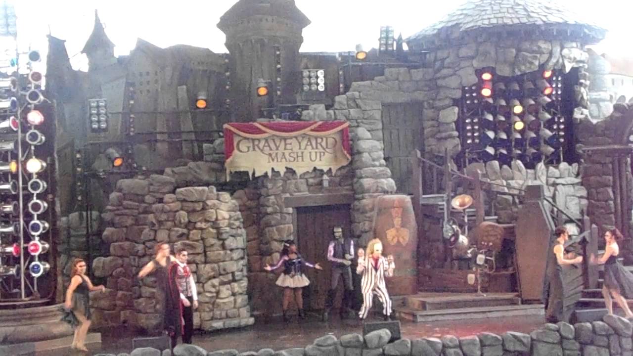 Beetlejuice's Rock and Roll Graveyard Revue (Full Show) 2015