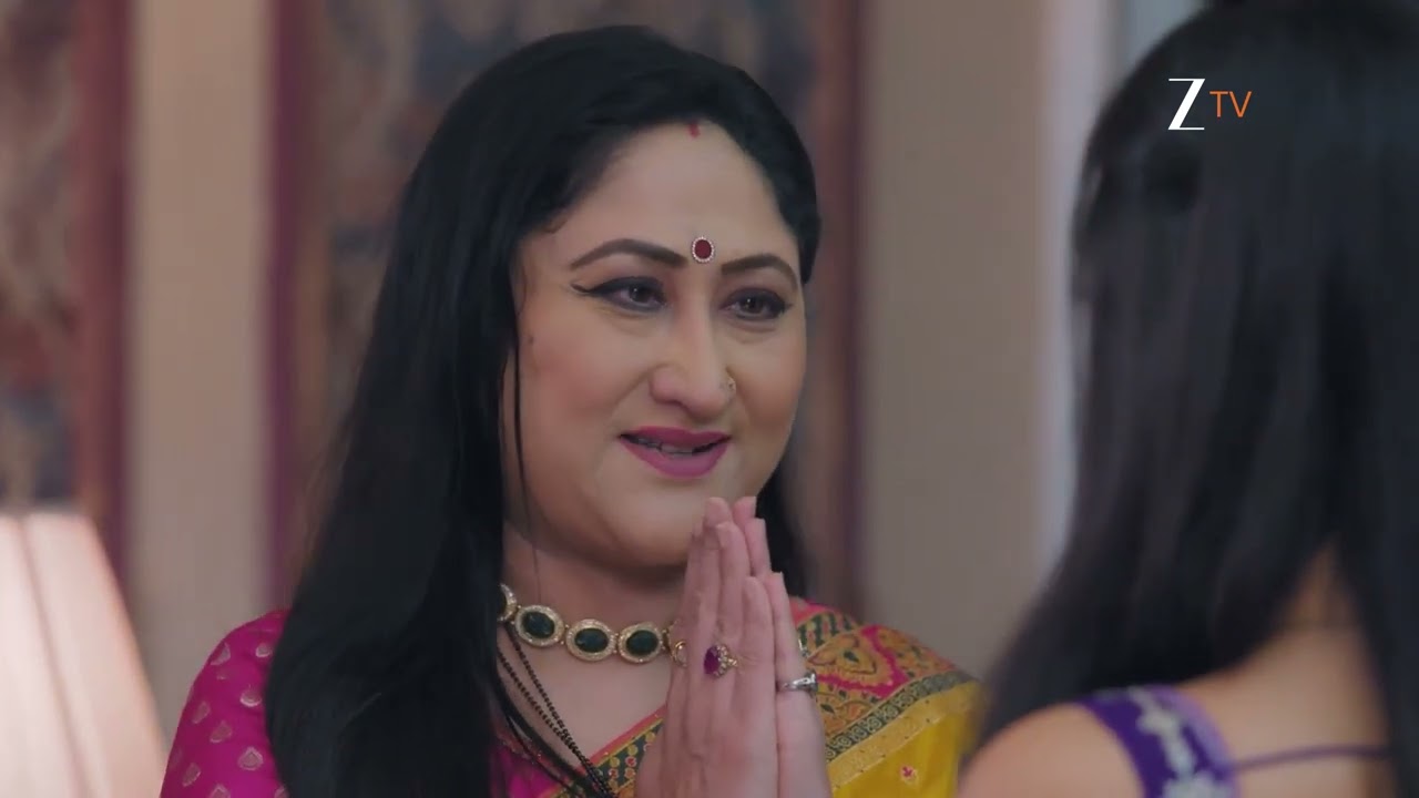 Jaane Anjaane Hum Mile | Reet steps up to defend her marriage against Bua ji.