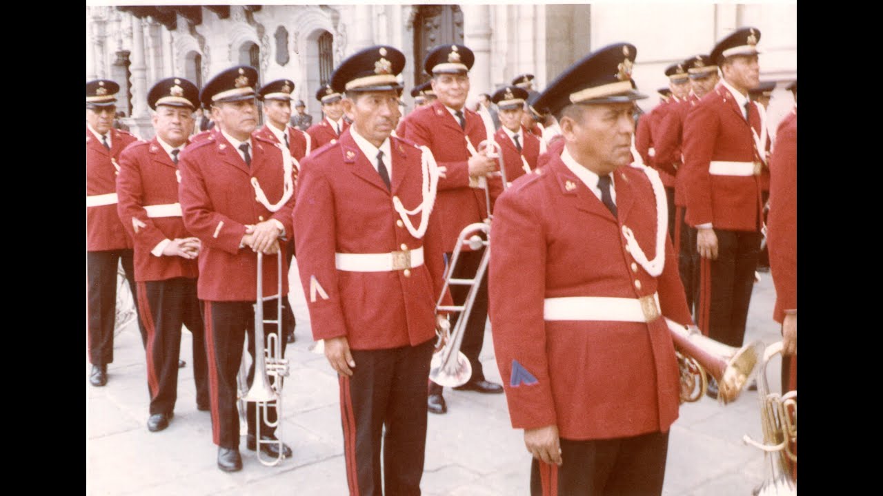 Homenaje de la Banda de Músicos de la PNP a la Banda de Músicos de la GRP, la Centenaria