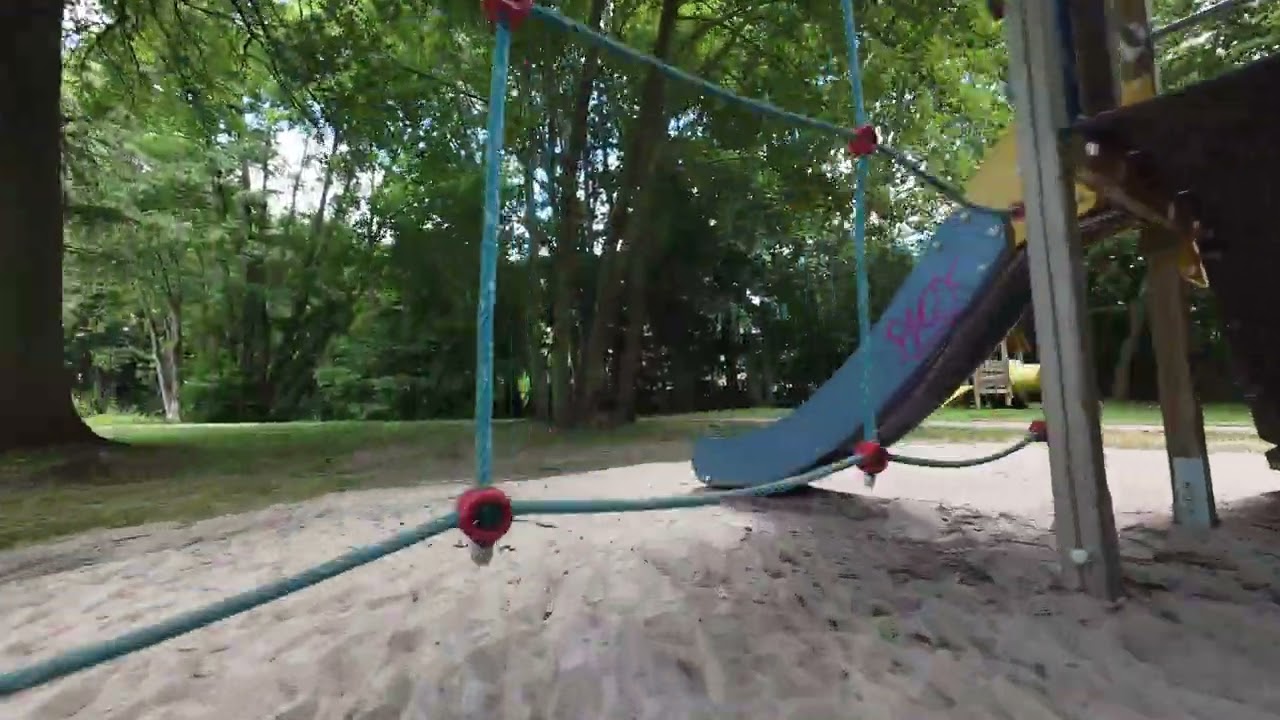 Flugtraining mit der DJI Avata 2 im Stadtpark Schmölln