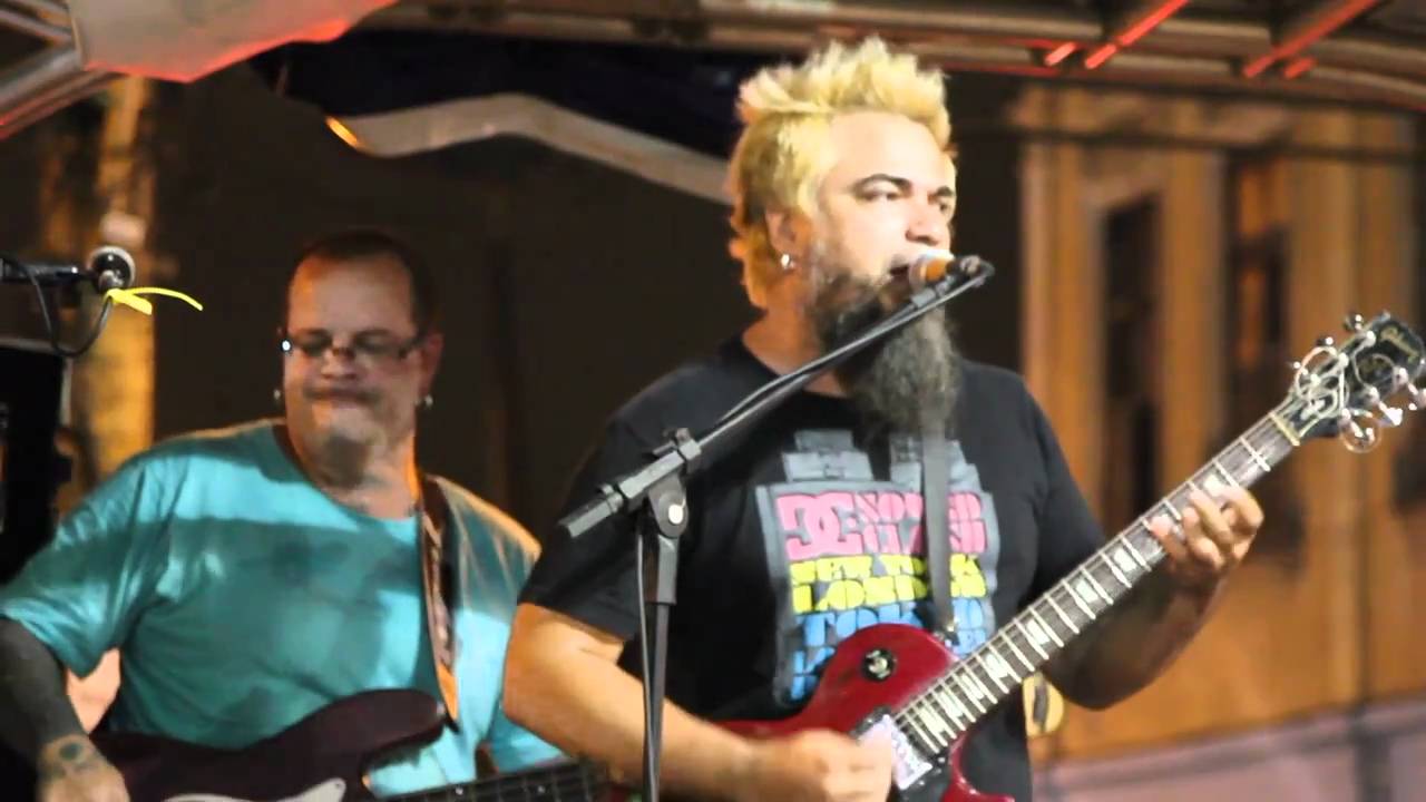 Bizarro Móvel - Márcio Mello - Solitário Punk