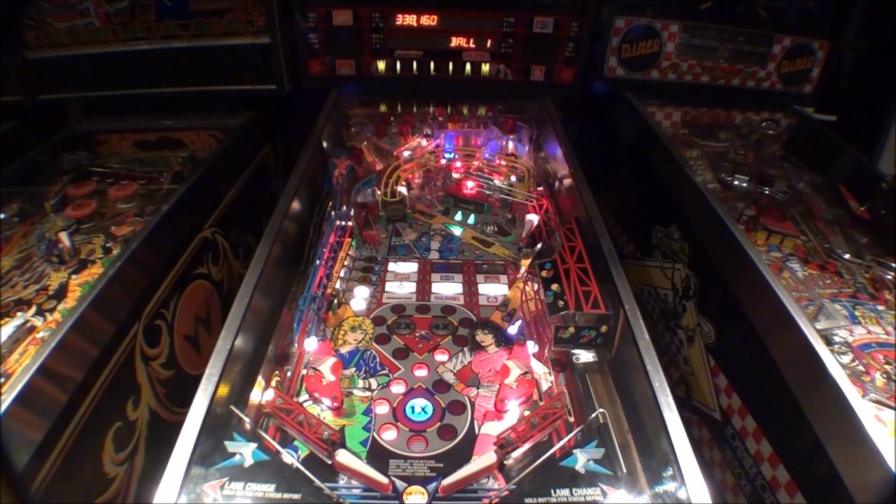 Williams Rollergames Pinball Machine 1990