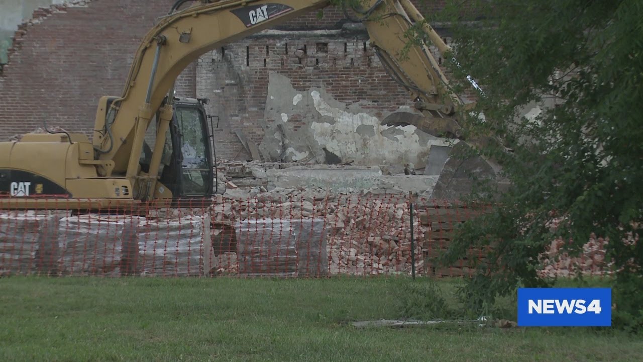 Non-proft says alderman and city agency are stopping revitalization in north St. Louis neighborhood