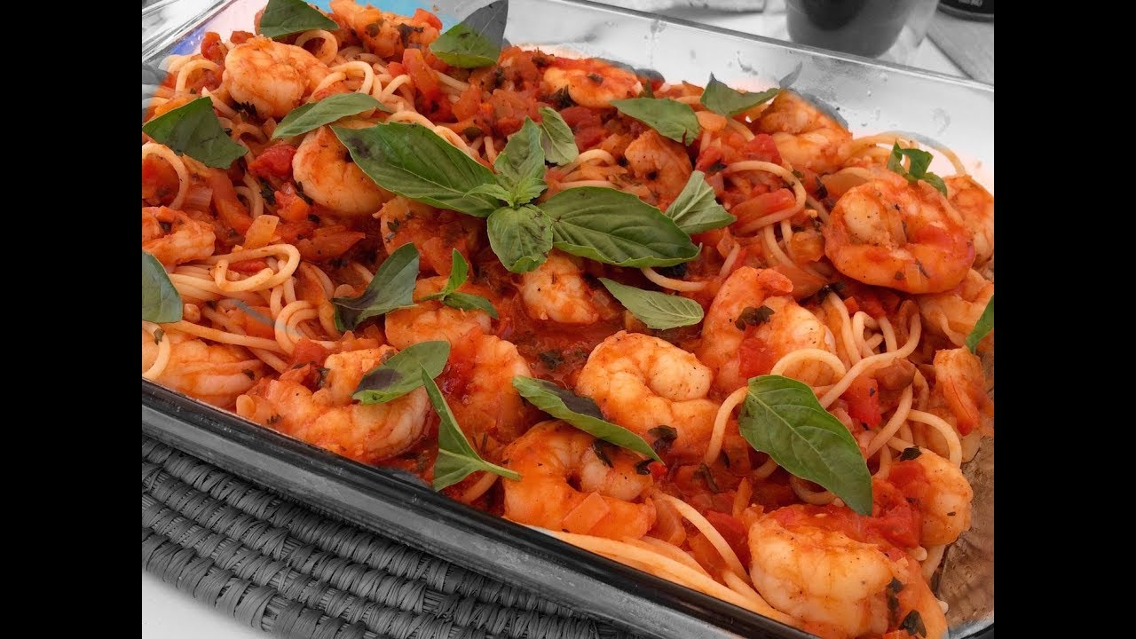 Receita de Espaguete com Camarão e Manjericão
