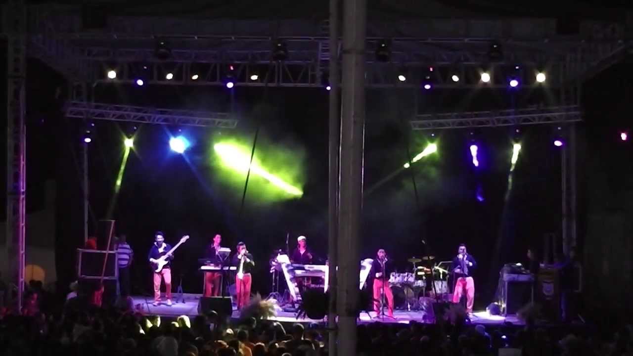 Los VELA - La negra se menea en vivo