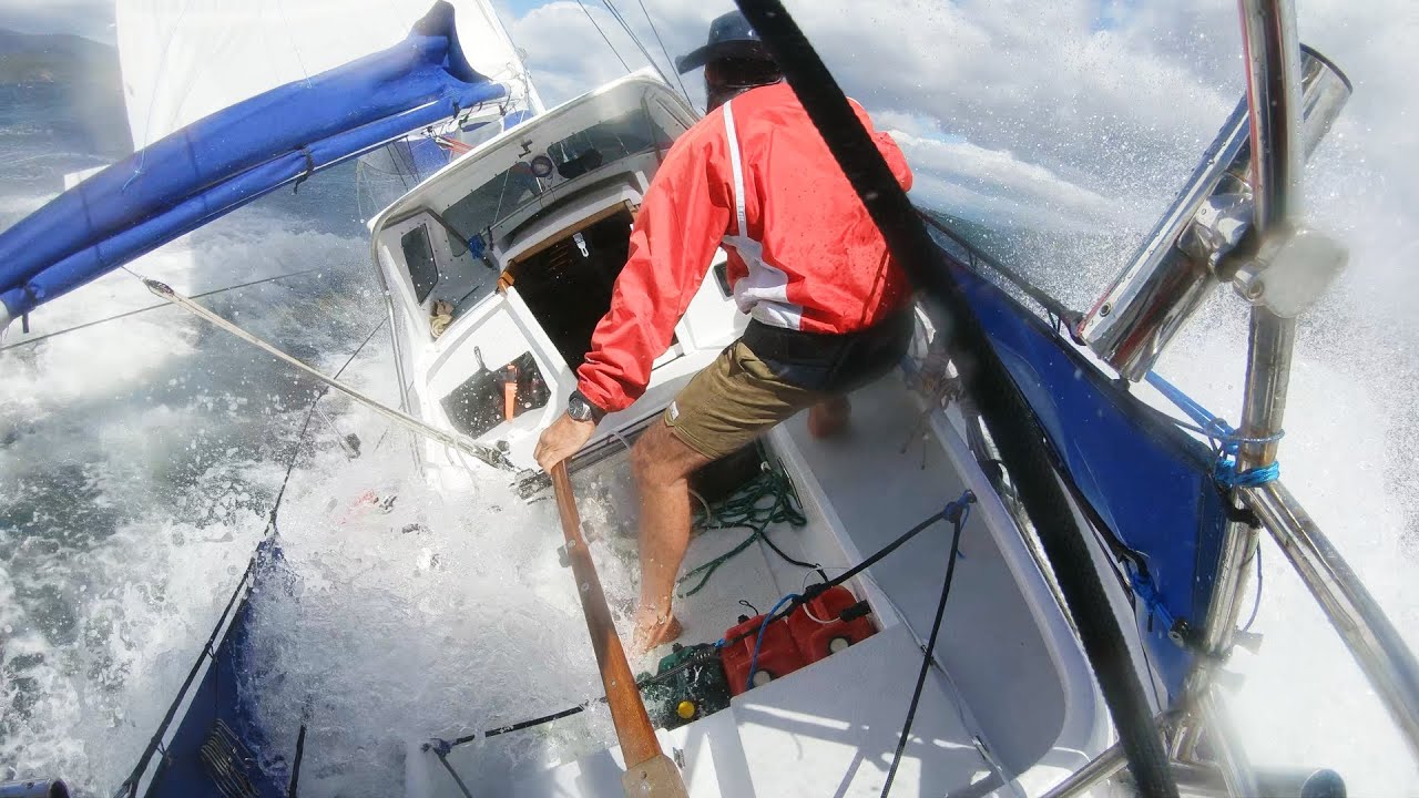 Она не хотела, чтобы мы уходили! — Free Range Sailing, эпизод 169