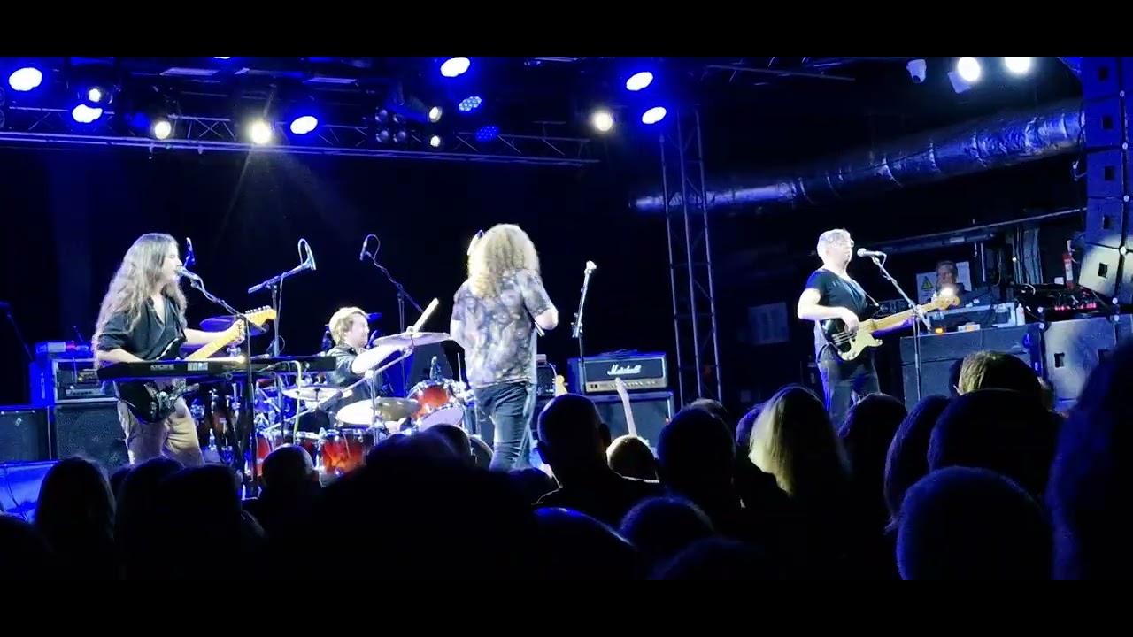 Sons of the Seventies - Fat Bottomed Girls - Liverpool 2025