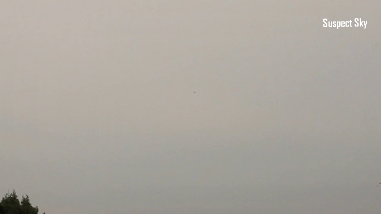 Dziwaczne migające UFO schwytane w Polsce [OBSERWACJA]