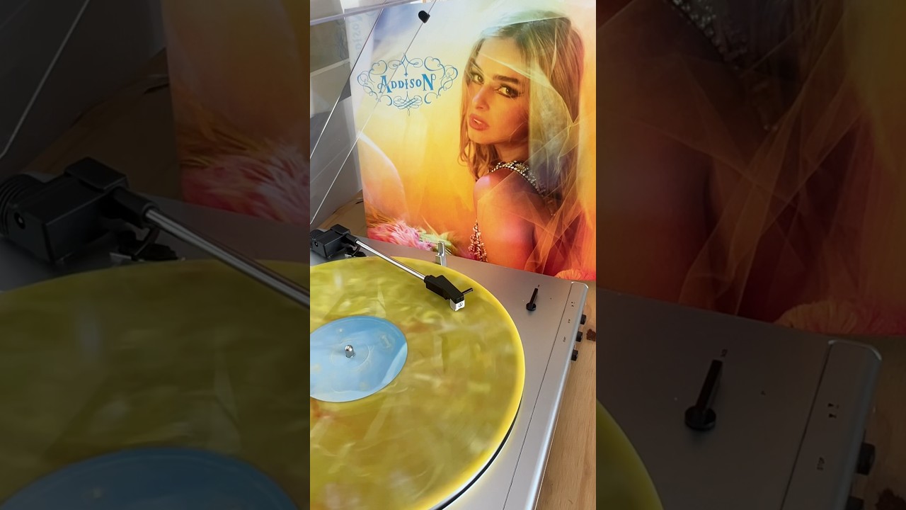 unboxing addison 💛 #addisonrae #addisonraevinyl #vinylcollection #vinylcommunity