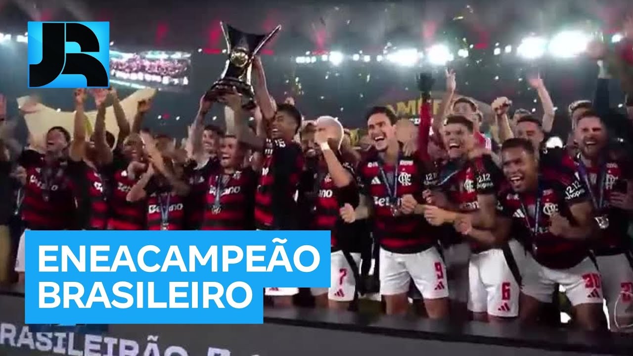 Flamengo levanta a ta&ccedil;a do Brasileir&atilde;o apenas quatro dias ap&oacute;s ganhar a Libertadores