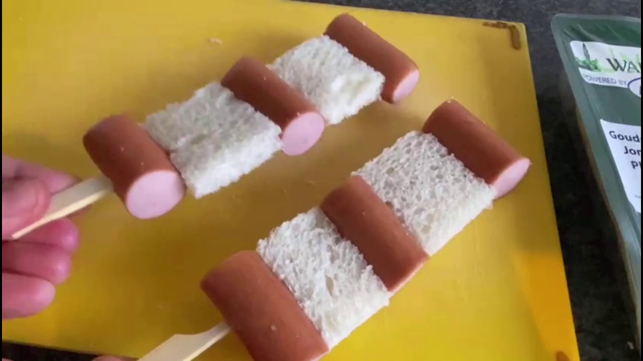 Snack for your kids ขนมปังไส้กรอกชีสเสียบไม้  เด็กชอบมากๆๆ