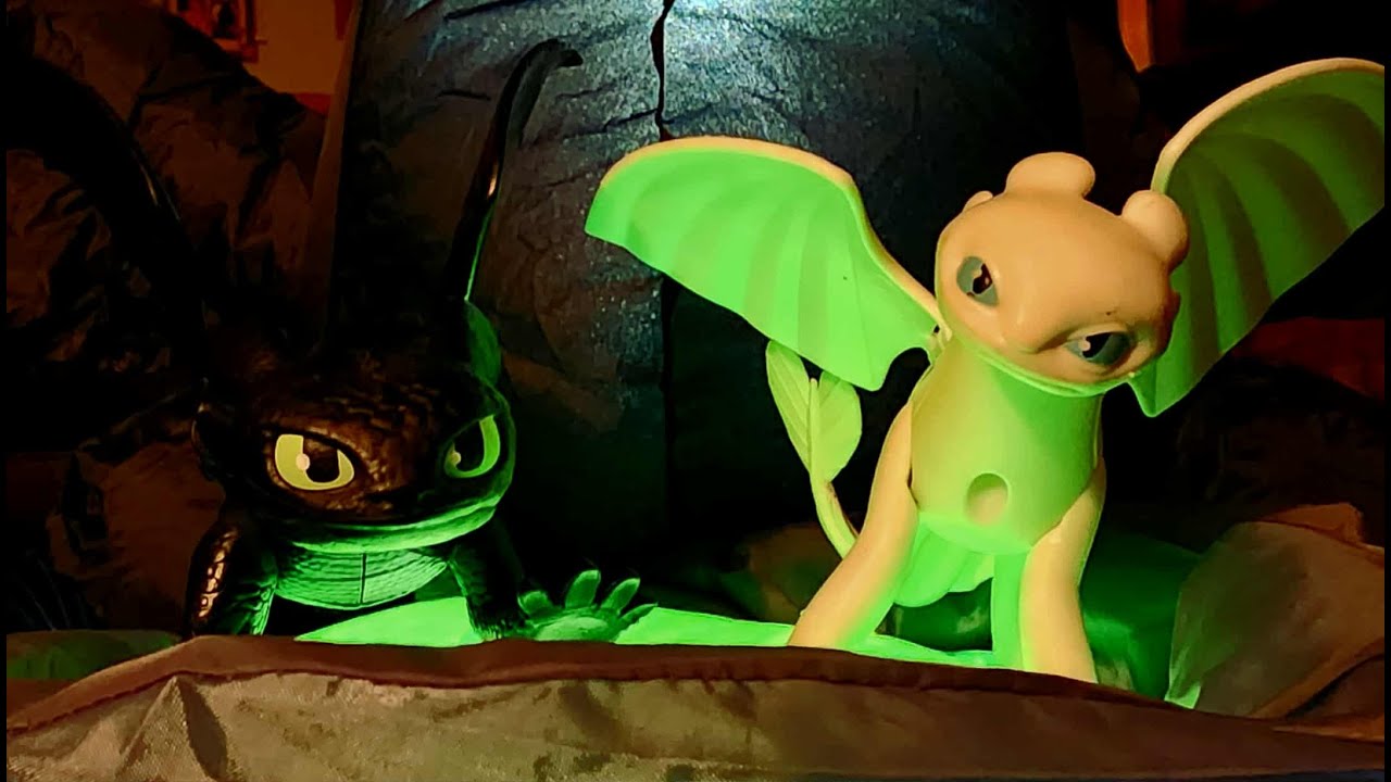 Toothless' Halloween Surprise!?