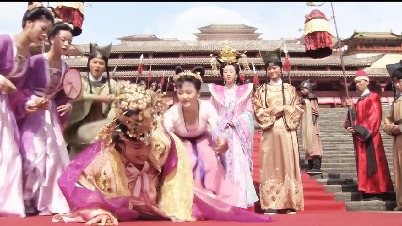 【Movie】小妾故意絆倒懷孕的灰姑娘，自以為天衣無縫，誰料婢女目睹一切，皇上直接廢了她！💕#中国电视剧 #爱情