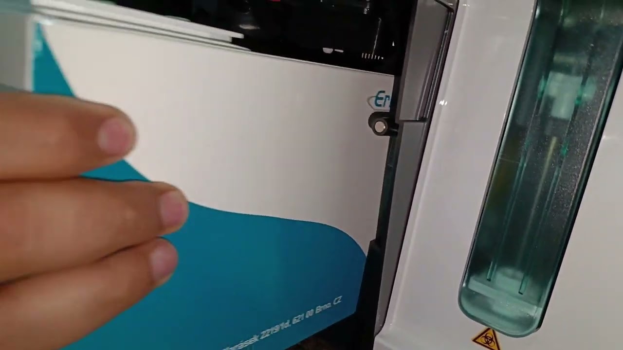 How to insert EC cartridge in EC 90