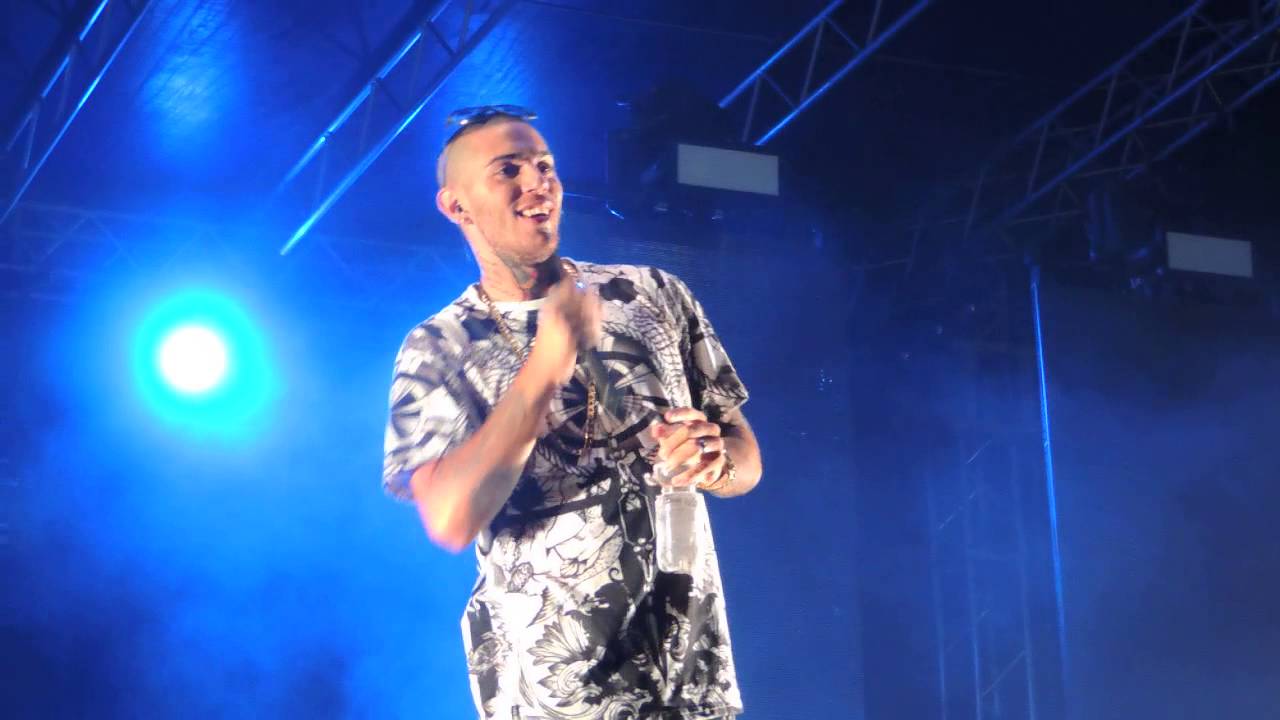 EMIS KILLA - Neve e Fango & Sono Cazzi Miei - Castagnole delle Lanze 23/08/2014 HD