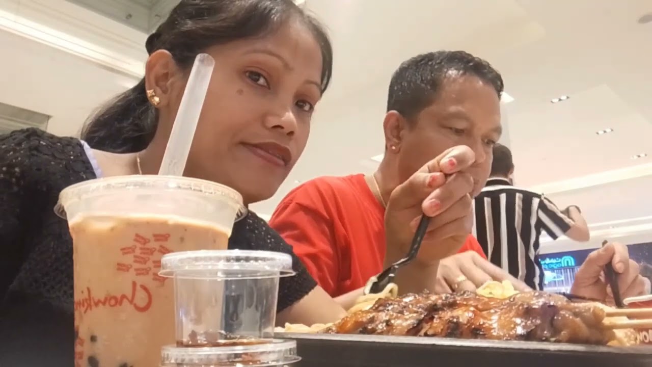 Nilebre Kami Ng Dinner Ng Asawa ko Kasi Monthsary namin