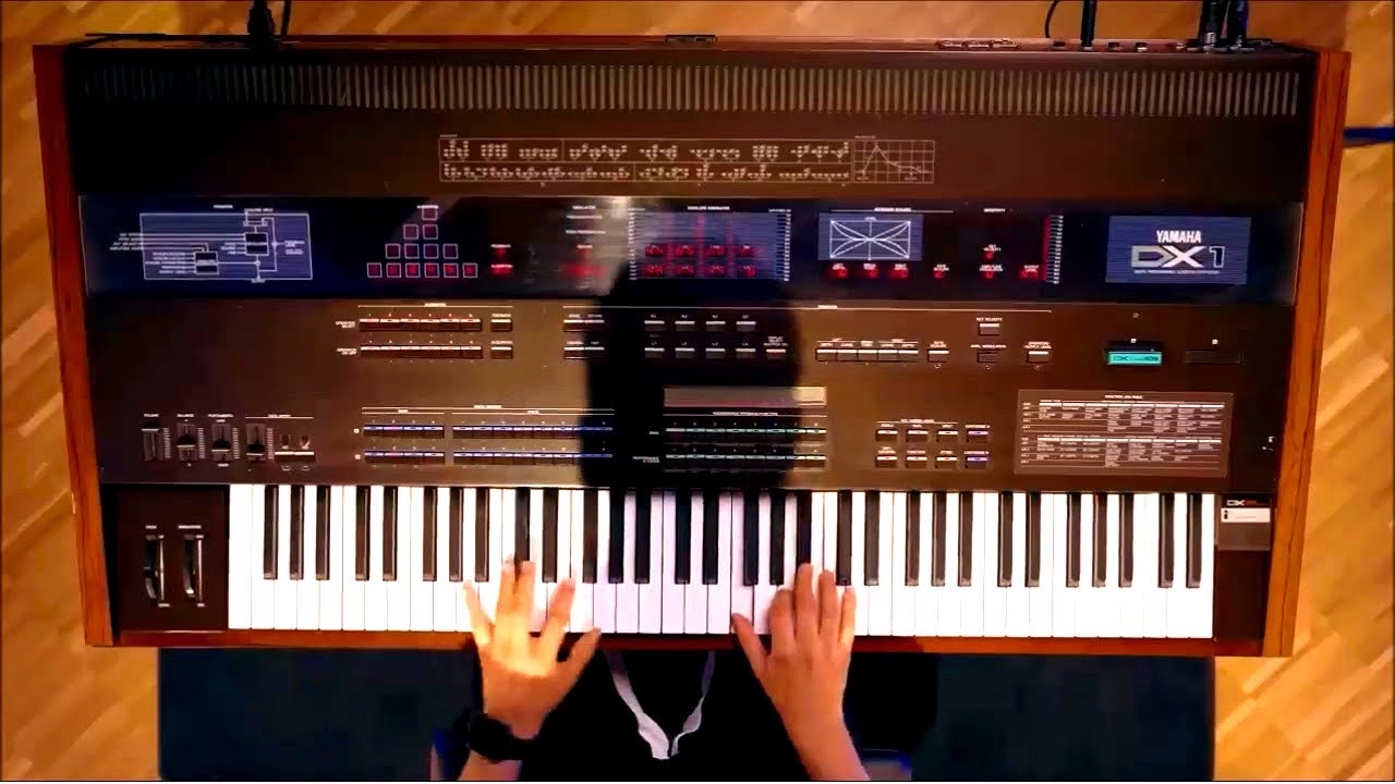 YAMAHA DX1 DE 1983 - LEND&Aacute;RIO SINTETIZADOR