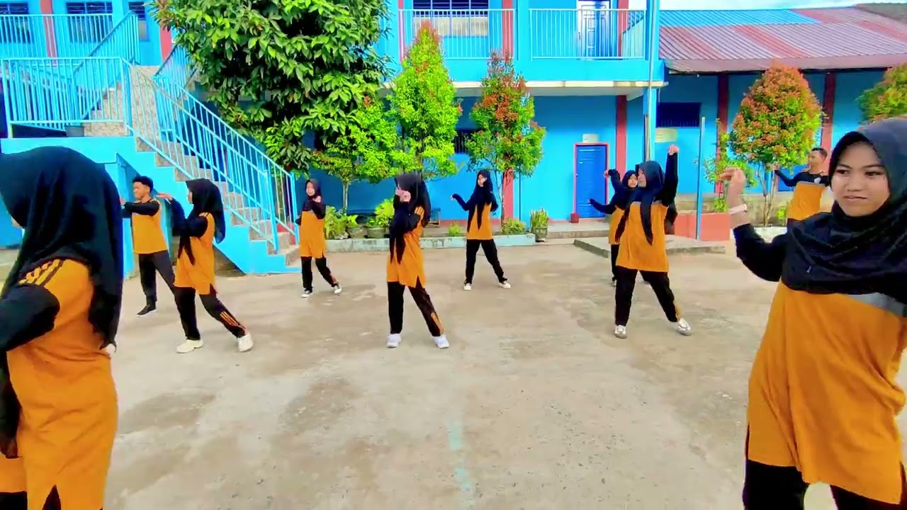 Senam Sajojo | MTs Al Istiqomah Loa Janan