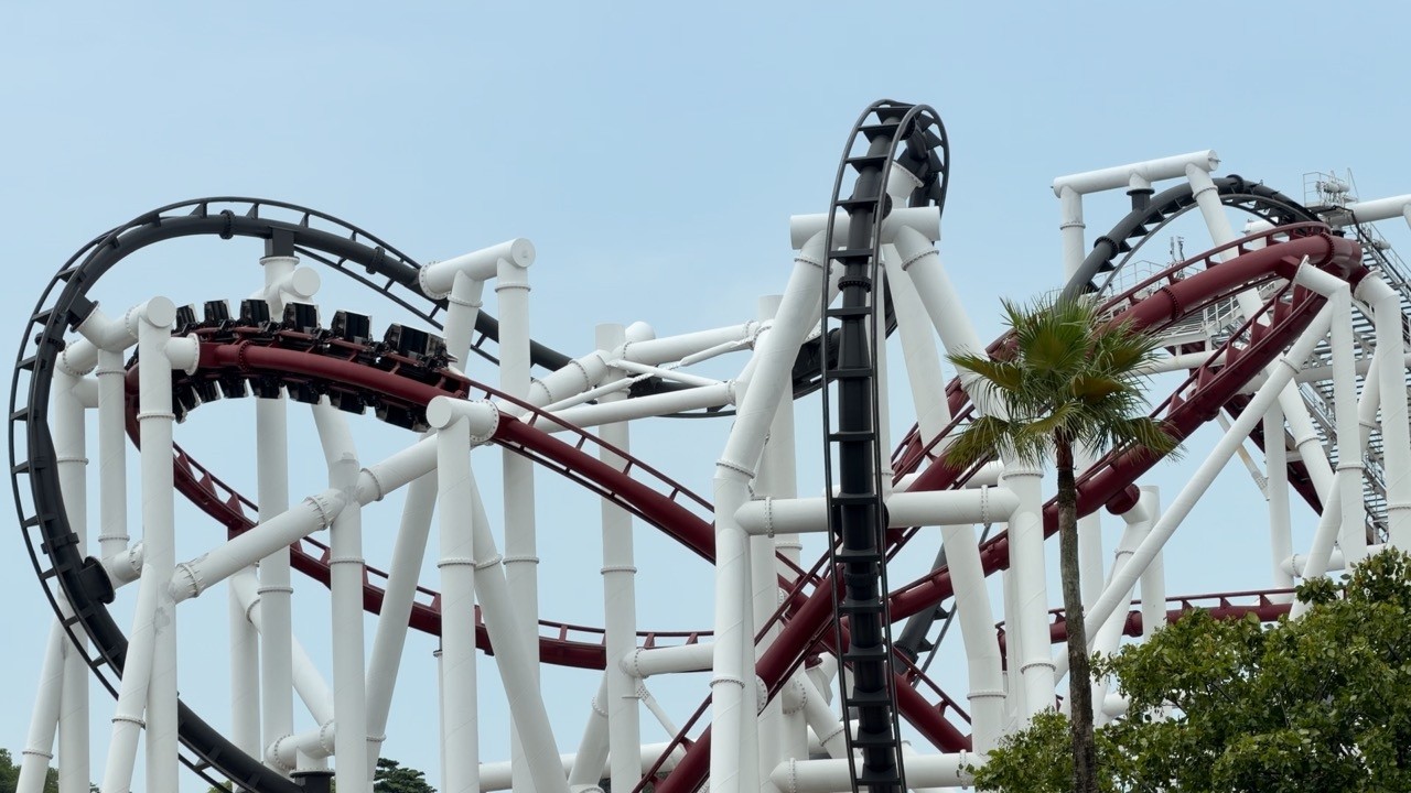 Battlestar Galactica (Human/Cylon) - POV - Universal Studios Singapore - Vekoma - Launch Coaster