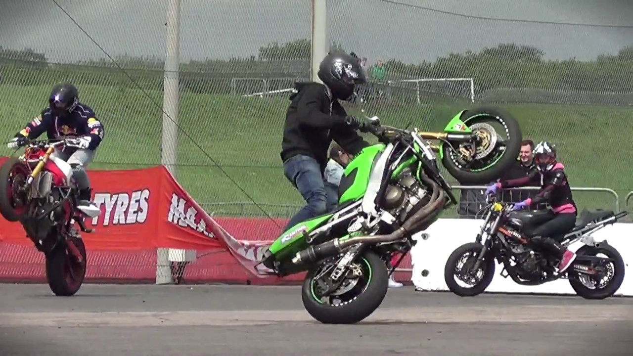 RIDERS CLUB LONDON / SANTA POD / VERTICALHOOLIGAN / WHEELIES STUNTS