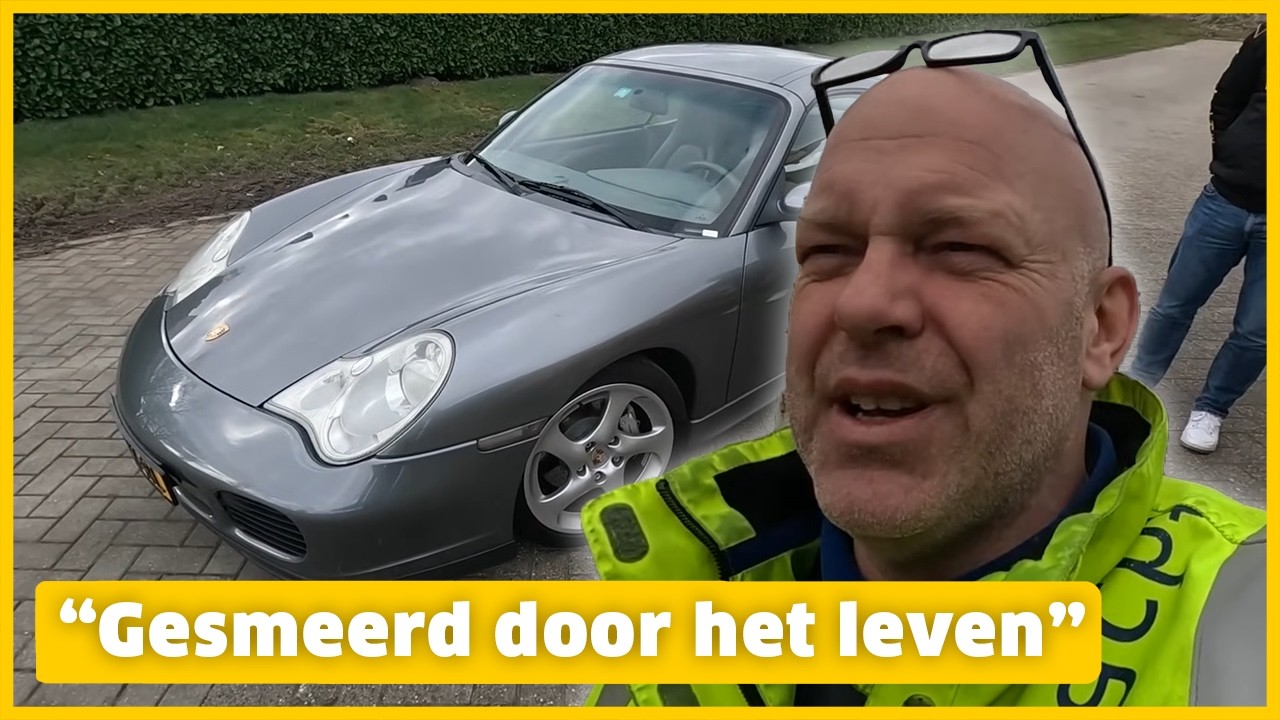 ROBERT vult de olie bij van een Porsche | ANWB Wegenwachtvlogs