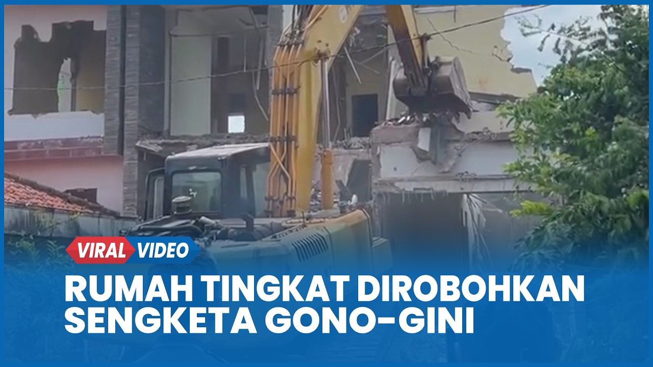 Detik-detik Rumah Tingkat di Pati Dirobohkan Alat Berat Buntut Sengketa Gono-Gini