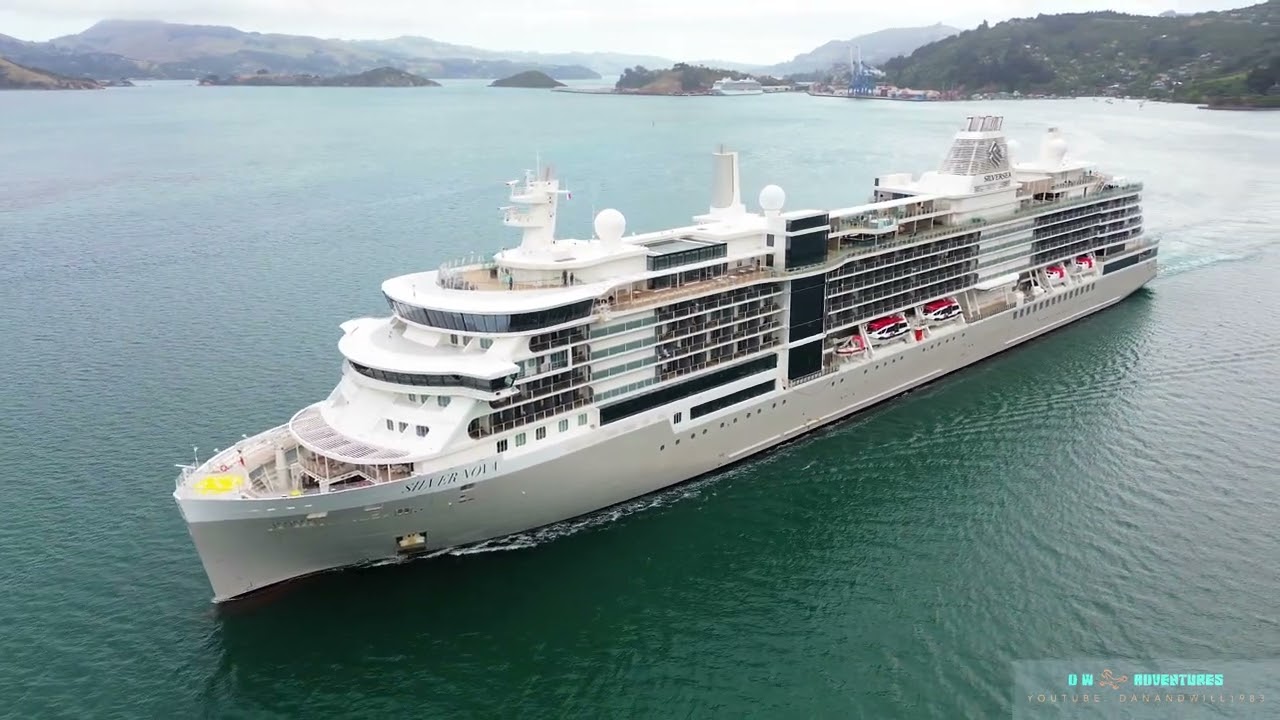 The Magestic Silver Nova, depating Dunedin, Sunday 4th January 2026