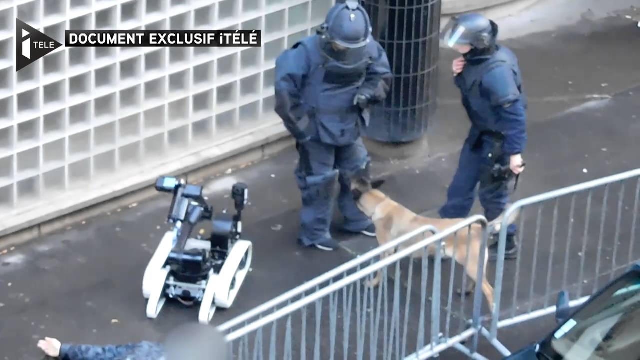Les images de l'intervention des d&eacute;mineurs sur le corps de l'homme abattu par la police
