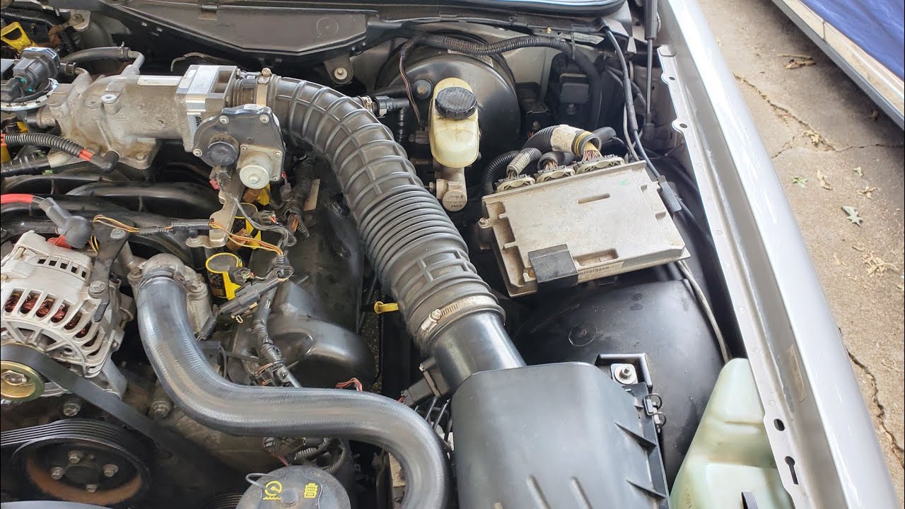 Crown Victoria Passenger Side Valve cover replacement and Tips