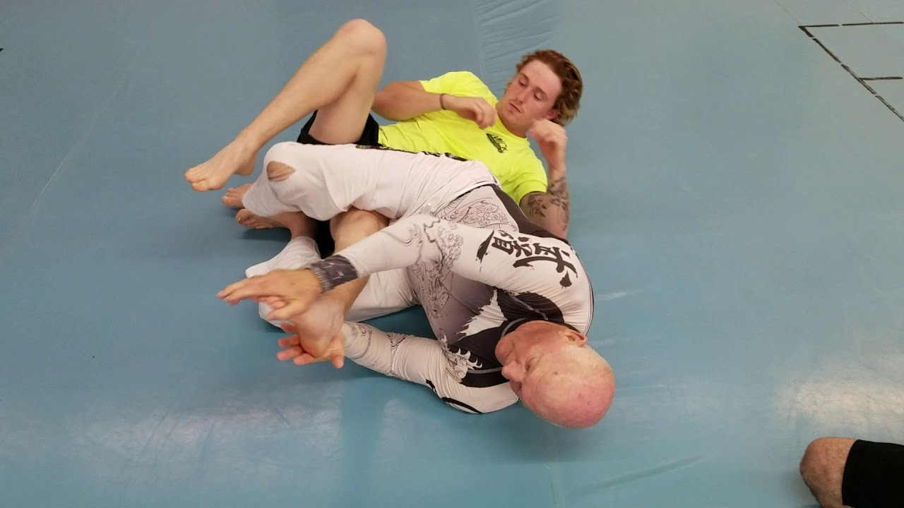 Knee bar from knee on belly