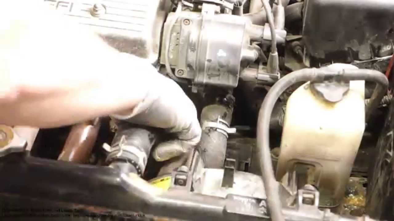 How to replace radiator fan Toyota Corolla. Years 1991 to 2002.
